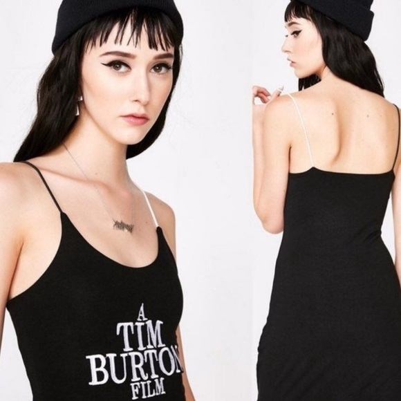 Black a Tim Burton film dress - Picture 9 of 11